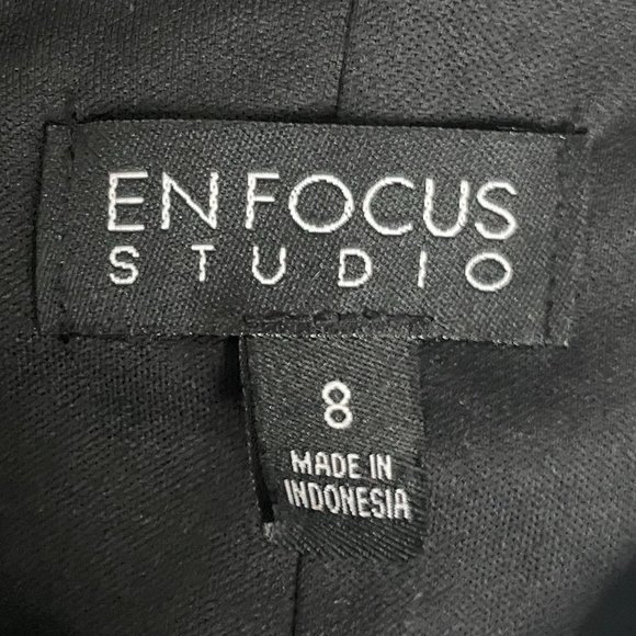 3/$30 ⭐️ SLEEVELESS V-Neck Gray and Black Dress - Picture 6 of 6